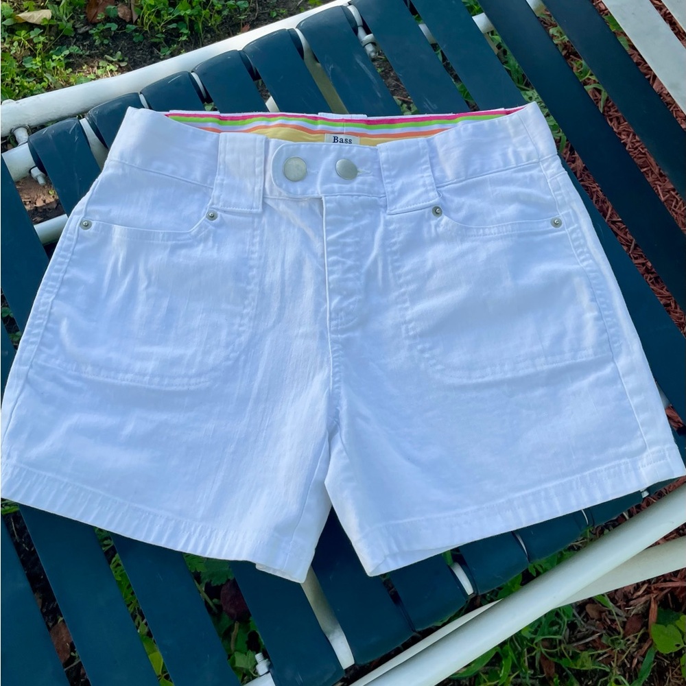 White Bass Stretch High Waste Shorts Women’s size 4